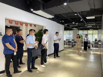 無紡布行業(yè)精英齊聚衛(wèi)多多，共商云工廠合作新藍(lán)圖，助力個(gè)人互聯(lián)網(wǎng)服務(wù)升級(jí)